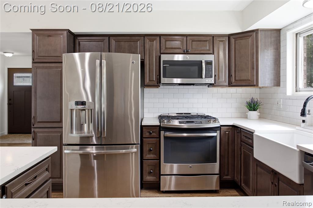 10834 Continental Drive Property Photo 16