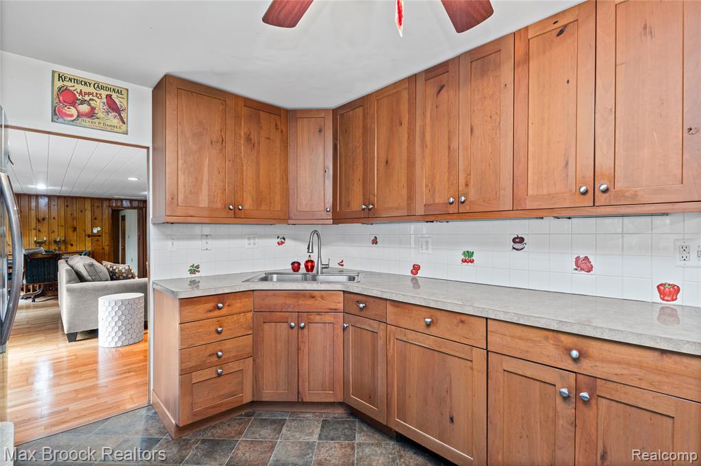 29799 Linden Street Property Photo 24