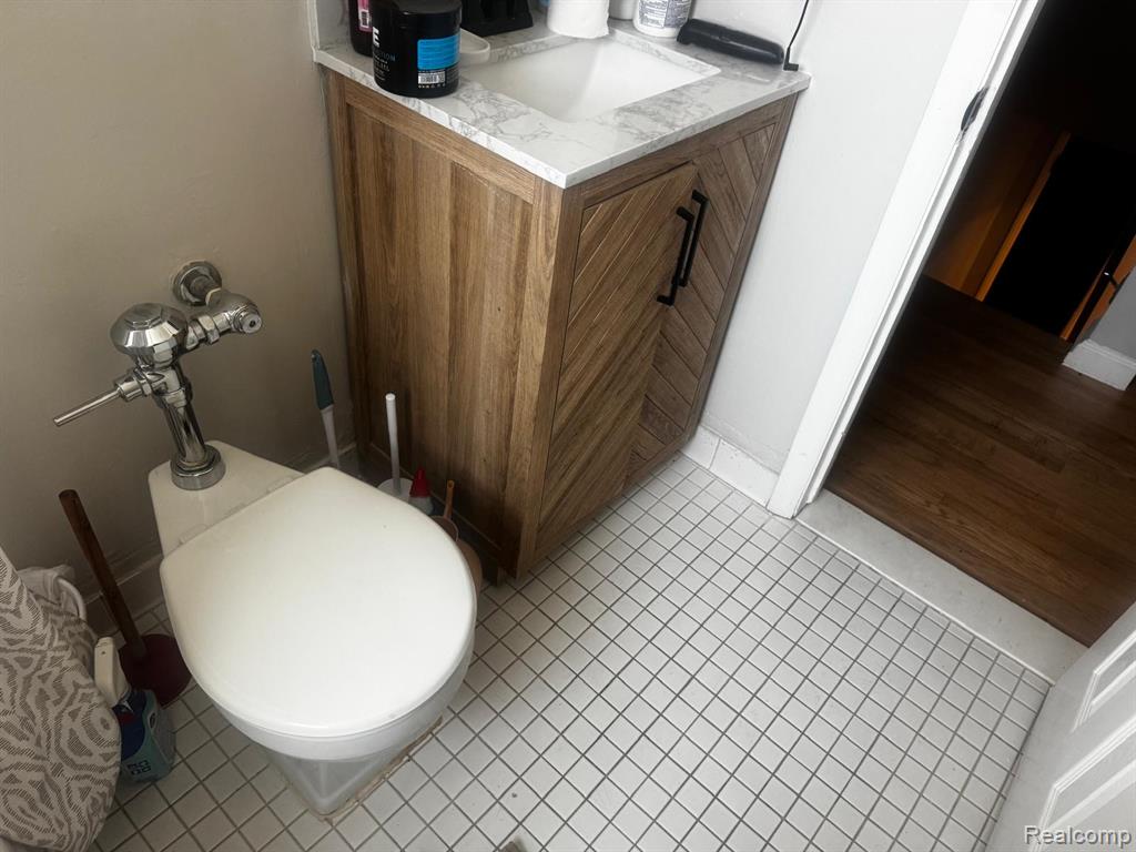 4600 Firestone Street Property Photo 7