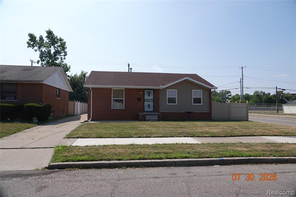 92 E Grand Property Photo 1