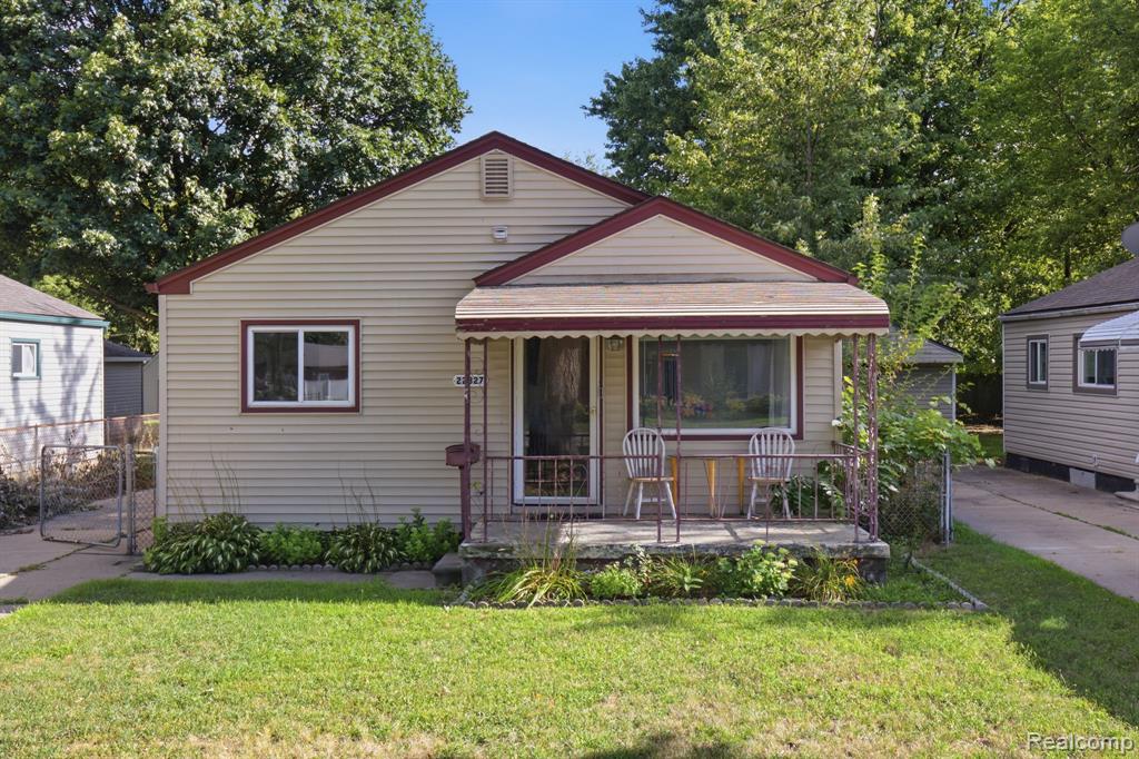 22327 Wick Road Property Photo 8