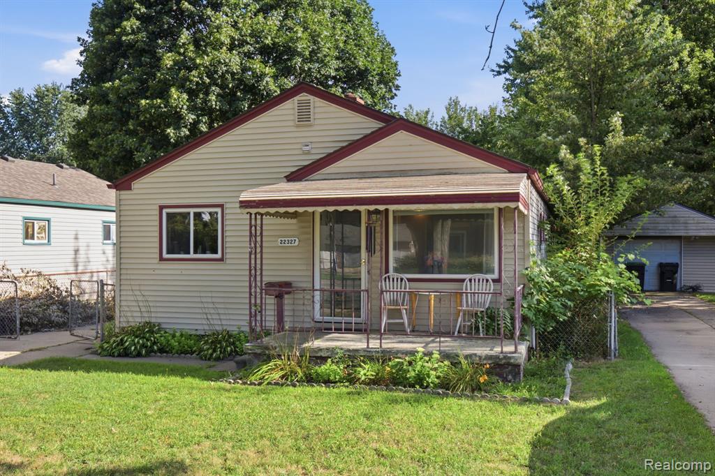 22327 Wick Road Property Photo 9