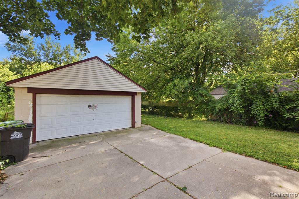 22327 Wick Road Property Photo 31