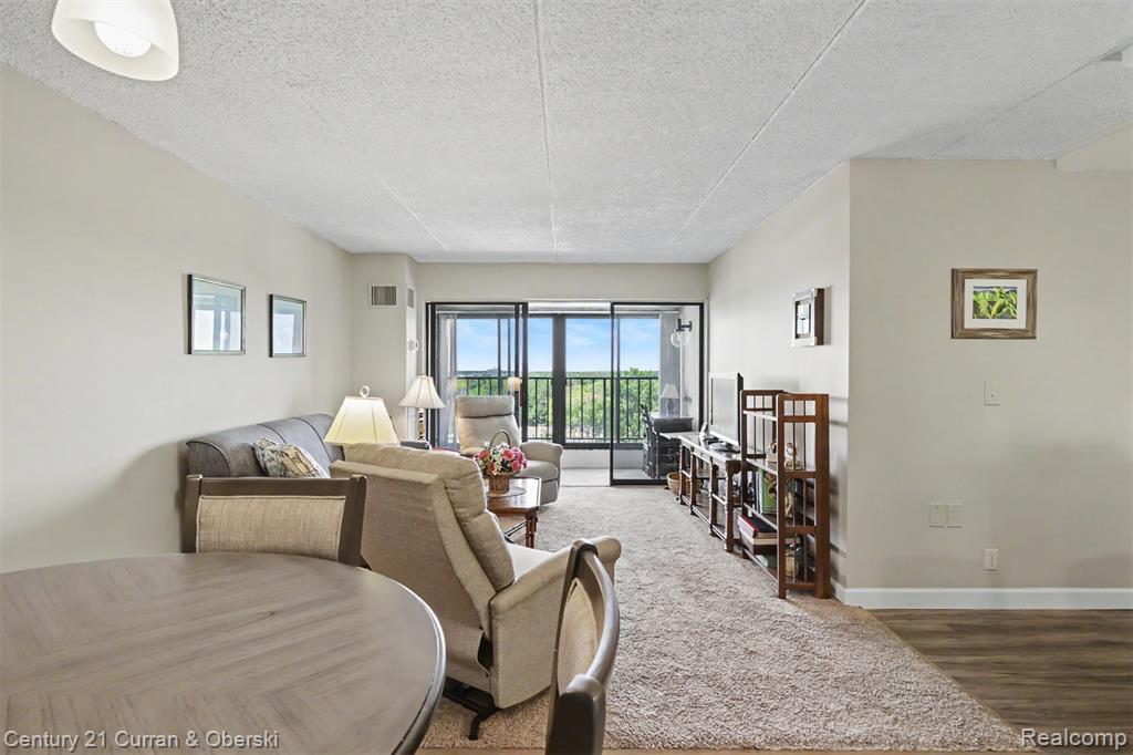 21800 Morley Avenue Property Photo 4