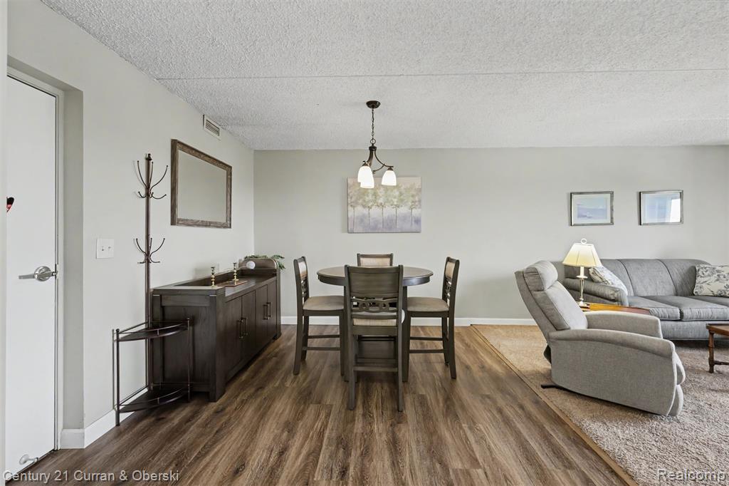 21800 Morley Avenue Property Photo 6