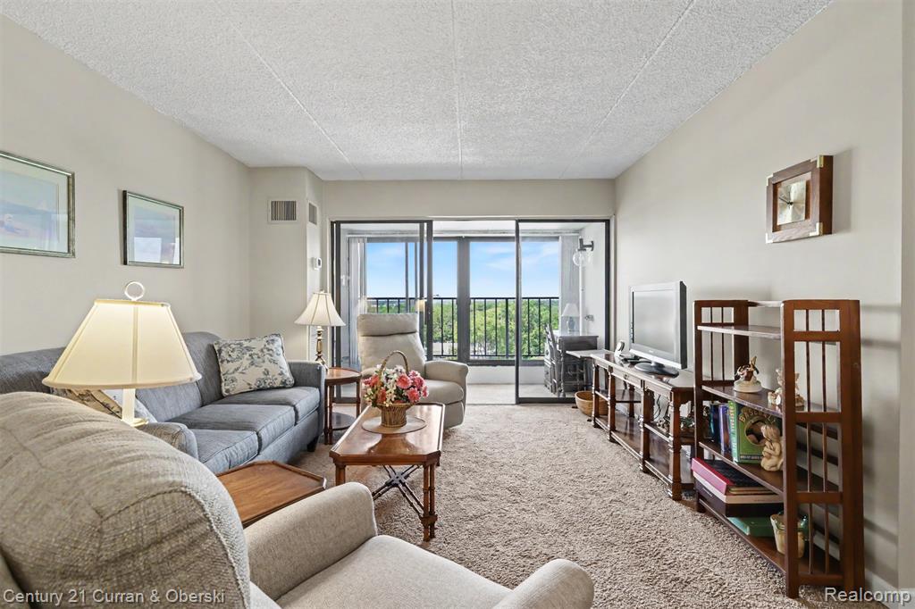 21800 Morley Avenue Property Photo 8