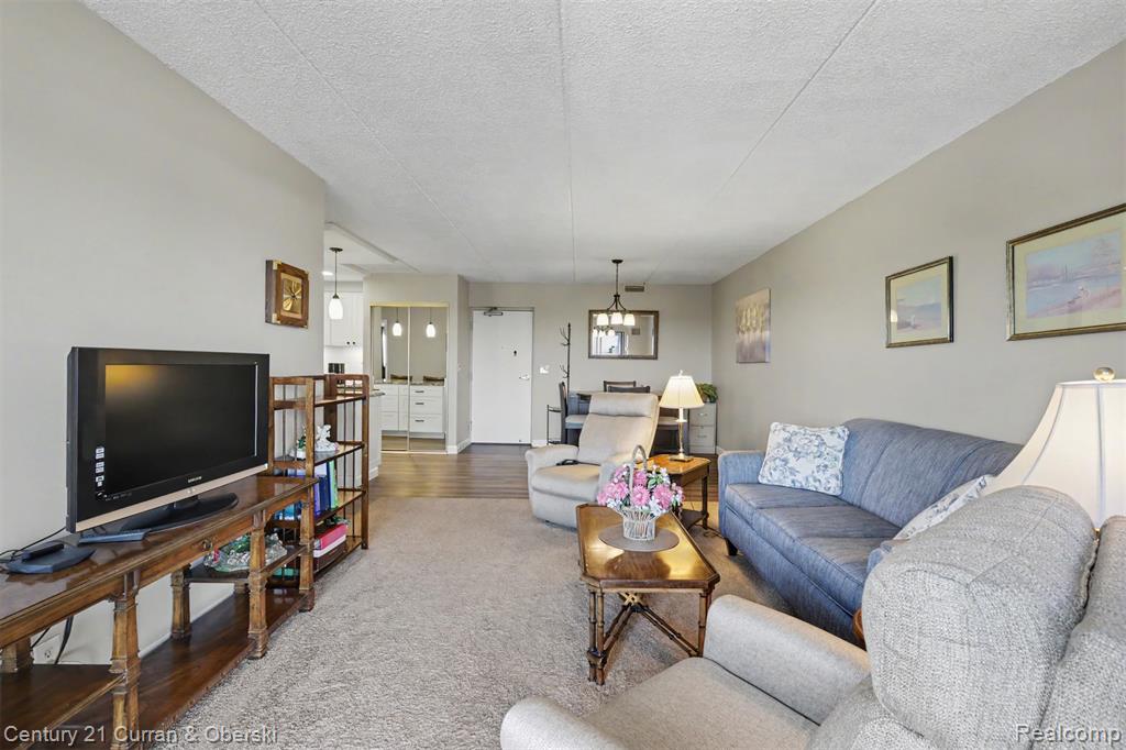 21800 Morley Avenue Property Photo 11