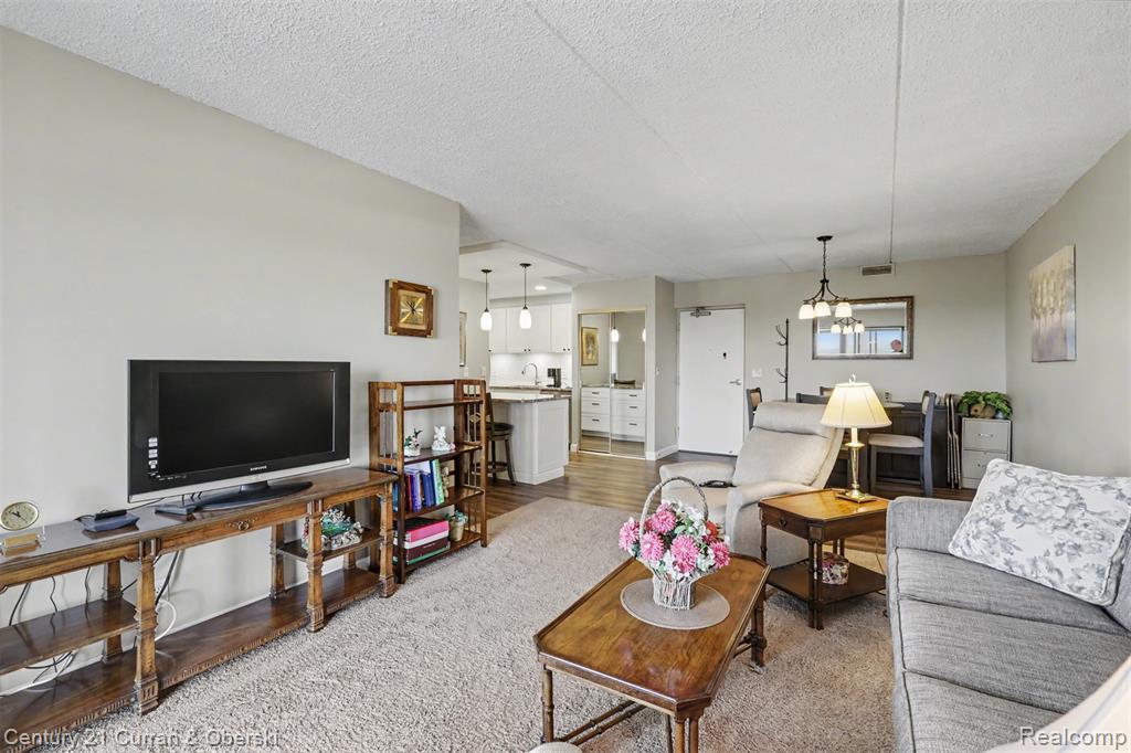 21800 Morley Avenue Property Photo 12