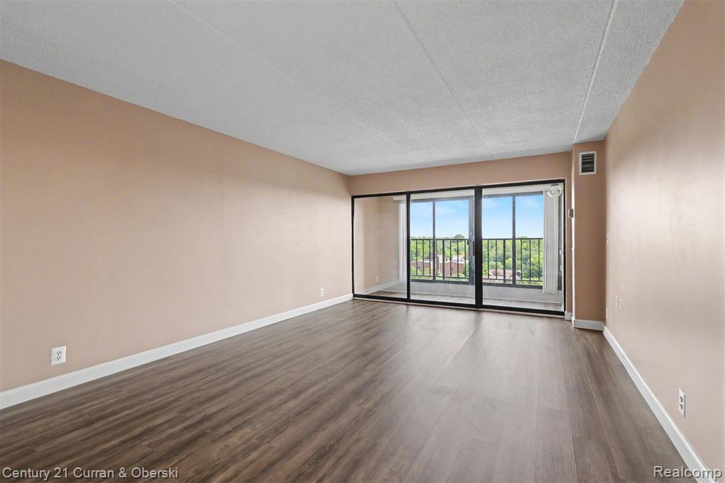 21800 Morley Avenue Property Photo 8
