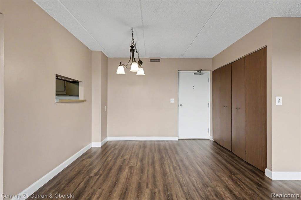 21800 Morley Avenue Property Photo 11
