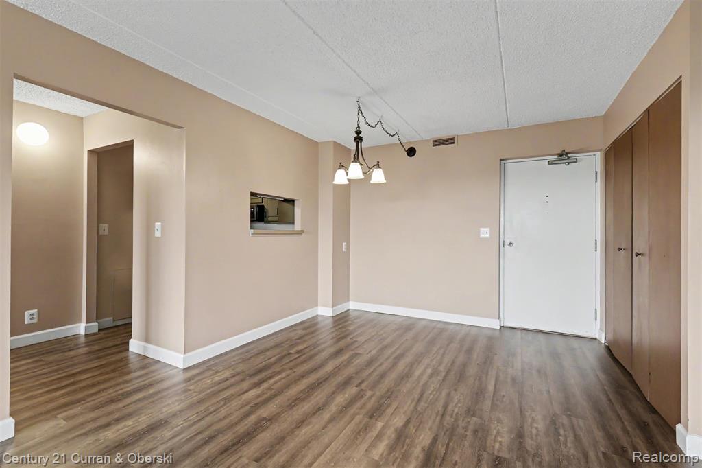 21800 Morley Avenue Property Photo 12