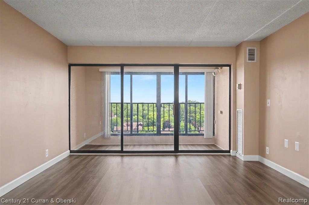 21800 Morley Avenue Property Photo 14
