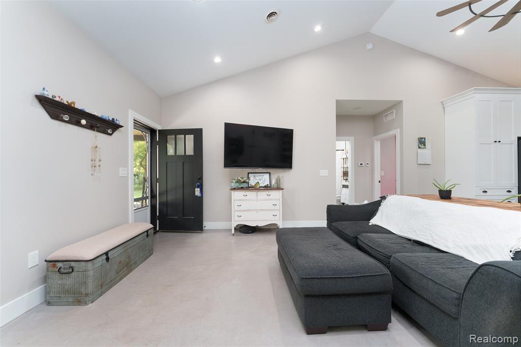 11150 Roberts Road Property Photo 5