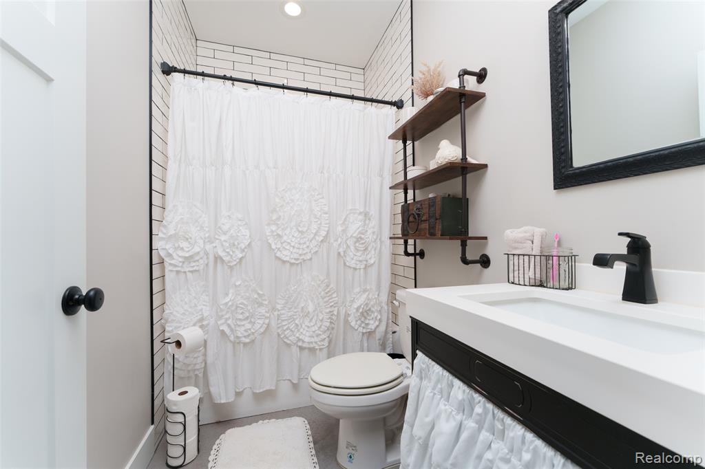 11150 Roberts Road Property Photo 7