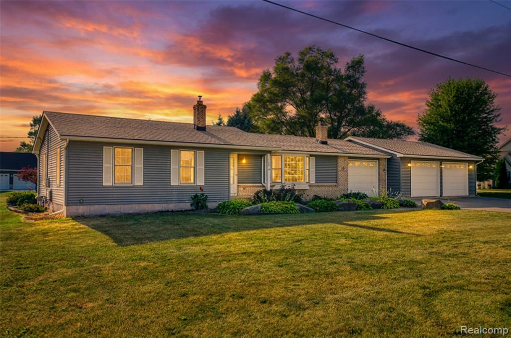 1188 Maxfield Road Property Photo 1
