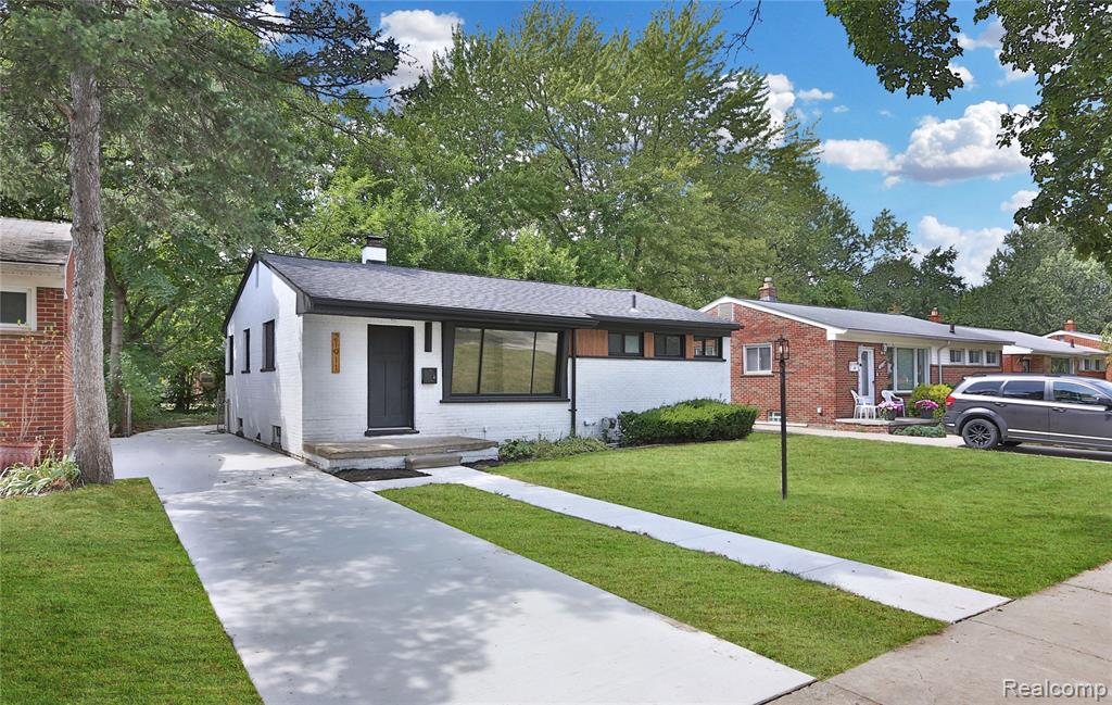21911 Whitmore Street Property Photo 1