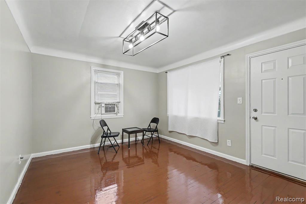 1770 Arlington Avenue Property Photo 3