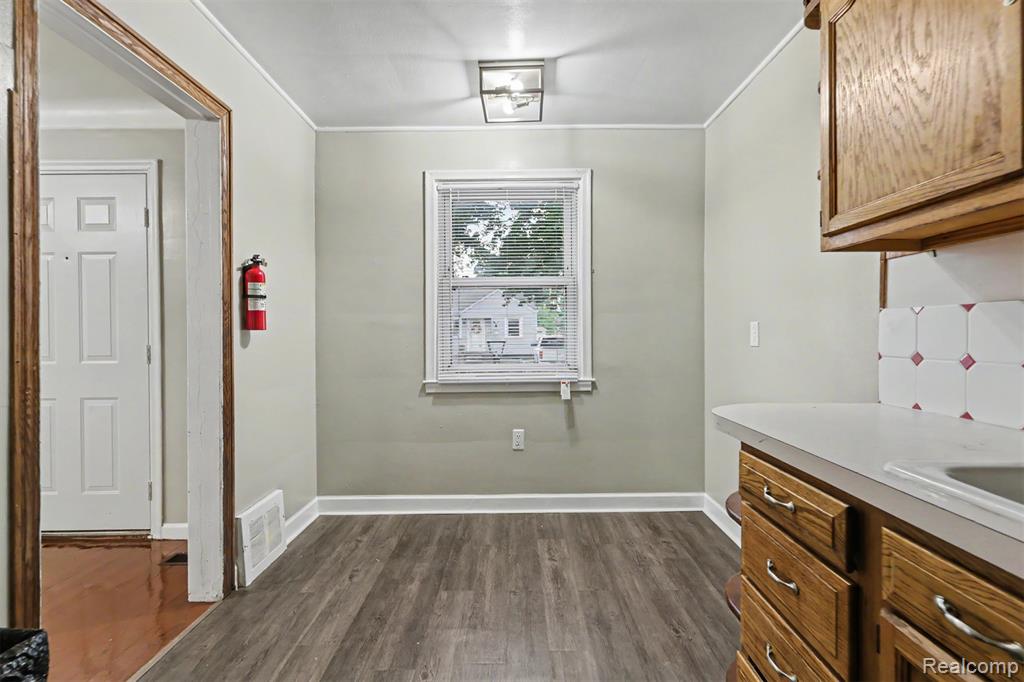 1770 Arlington Avenue Property Photo 5