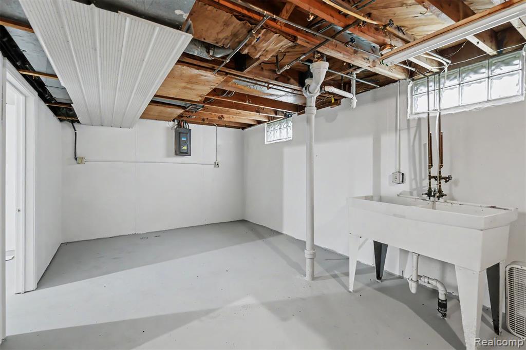 1770 Arlington Avenue Property Photo 15