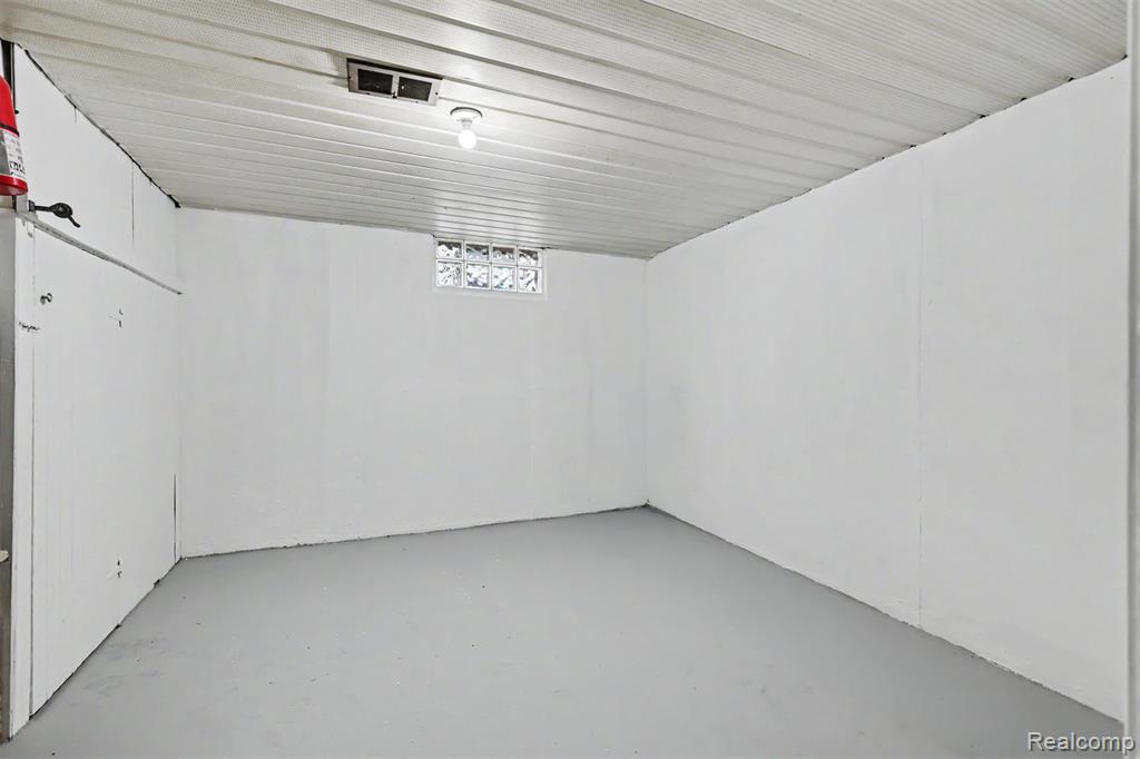 1770 Arlington Avenue Property Photo 17