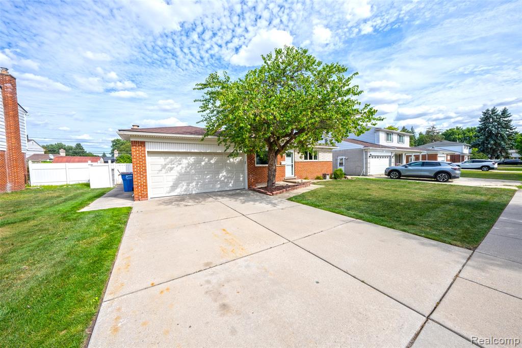 29736 Warner Avenue Property Photo 4