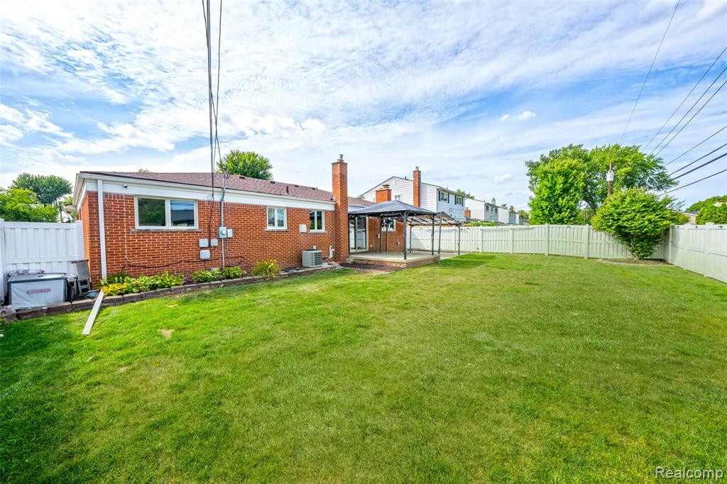 29736 Warner Avenue Property Photo 8