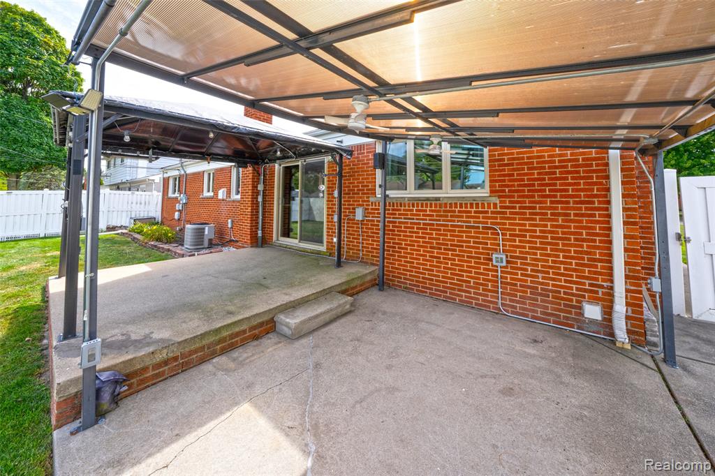29736 Warner Avenue Property Photo 11