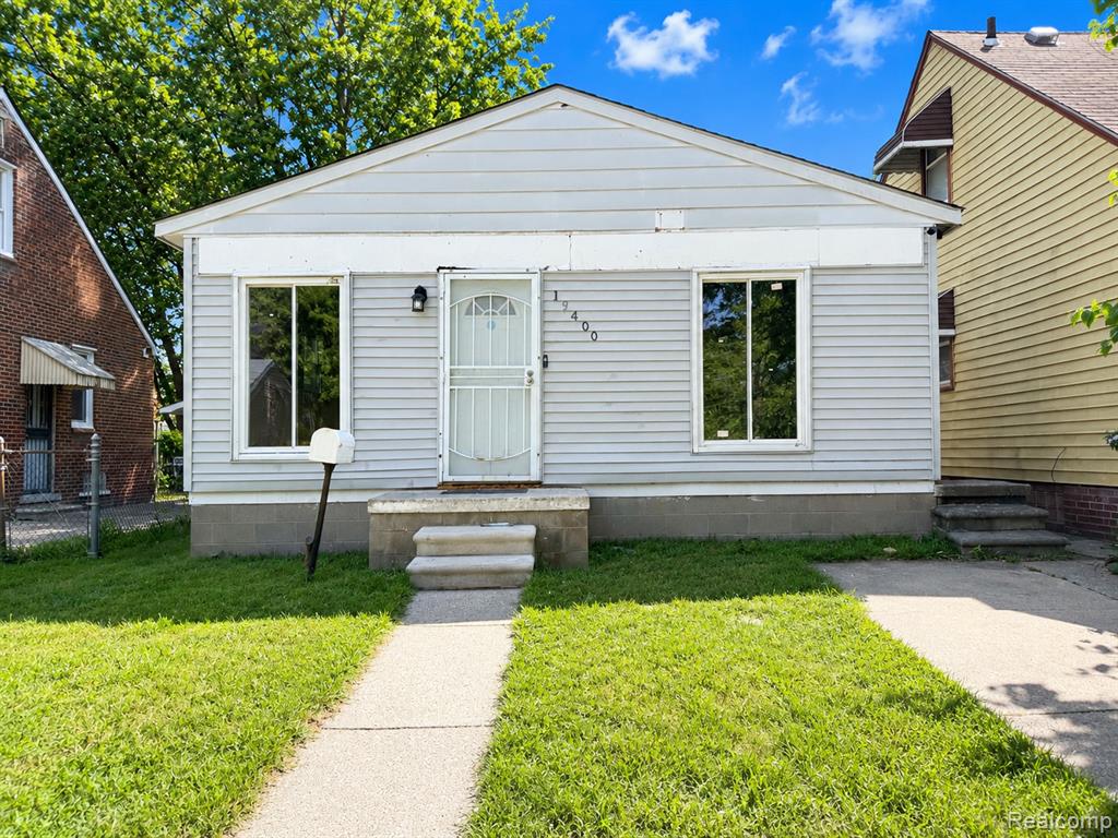 19400 Charest Street Property Photo 1