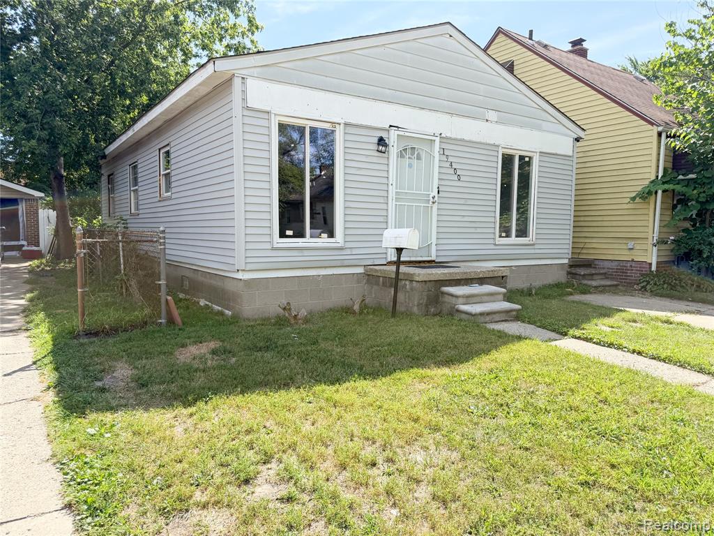 19400 Charest Street Property Photo 2