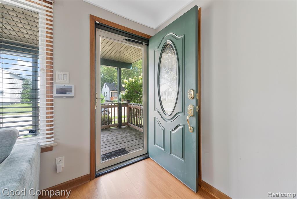 23385 Melville Avenue Property Photo 3