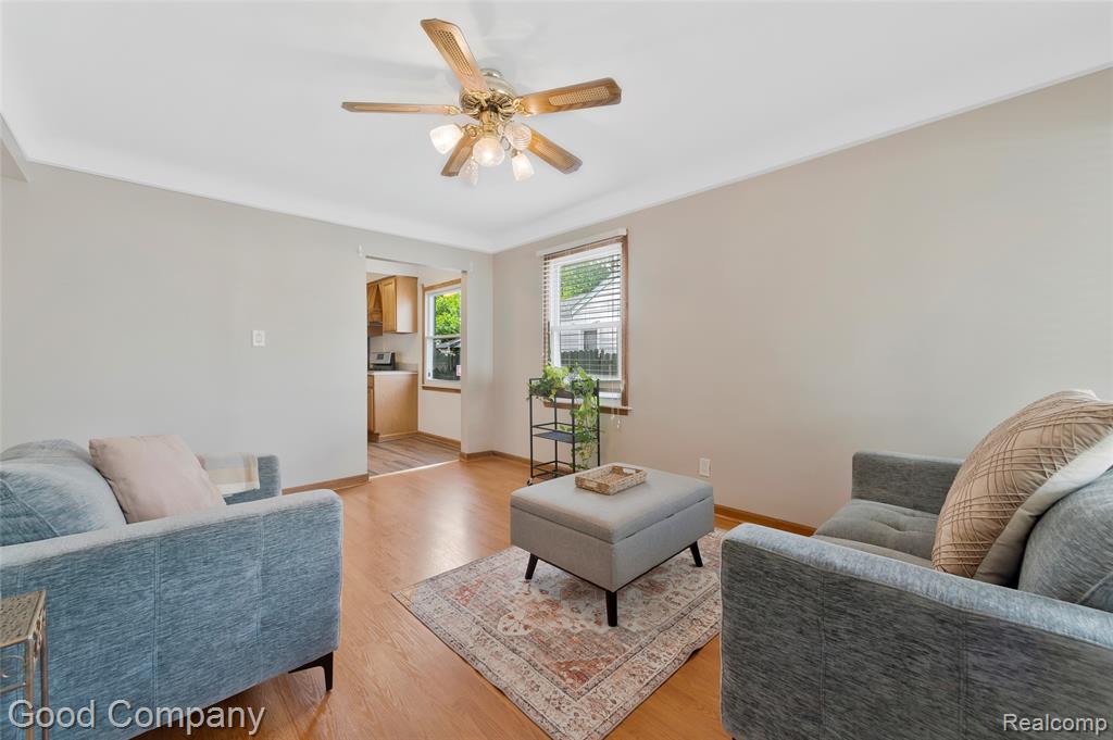 23385 Melville Avenue Property Photo 5