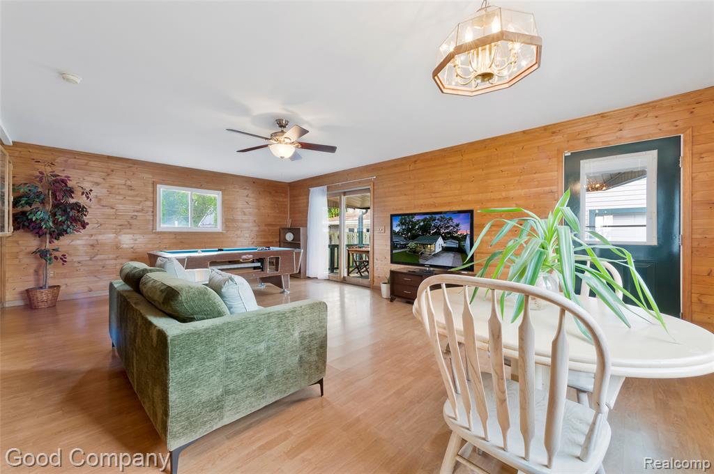 23385 Melville Avenue Property Photo 18