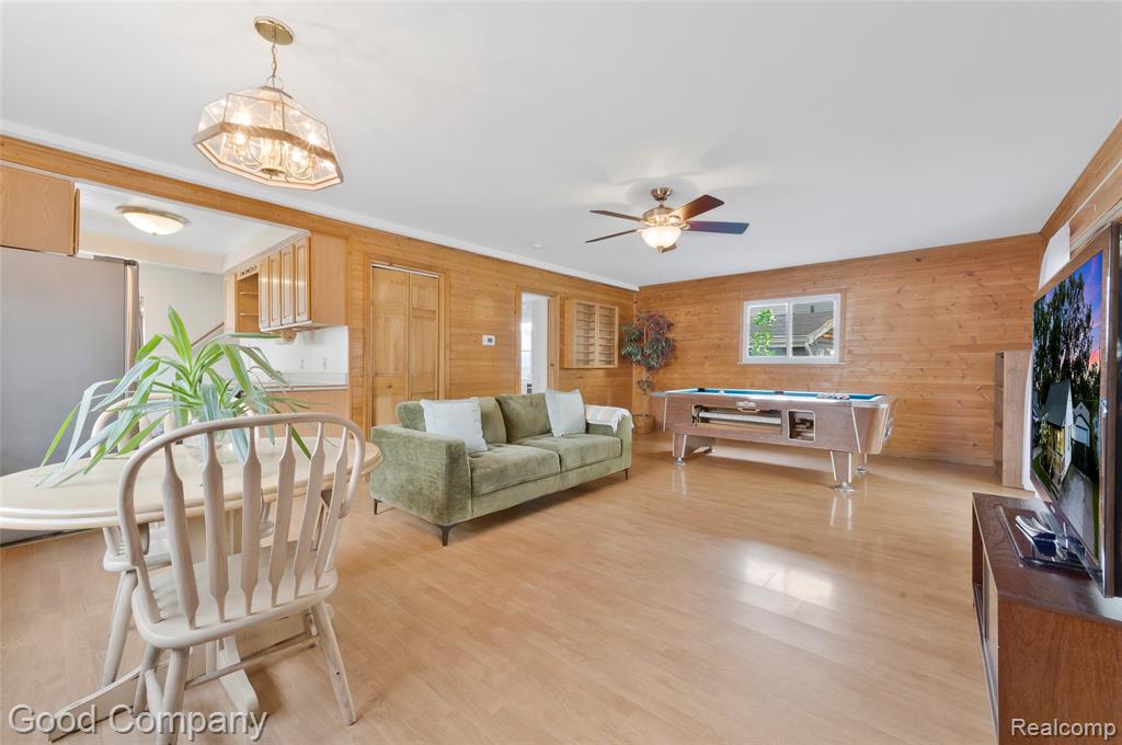 23385 Melville Avenue Property Photo 19