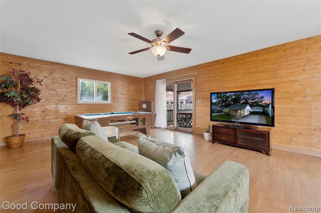 23385 Melville Avenue Property Photo 21