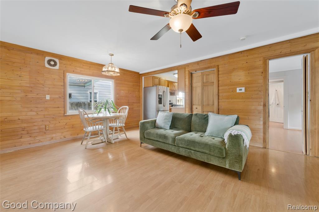 23385 Melville Avenue Property Photo 23