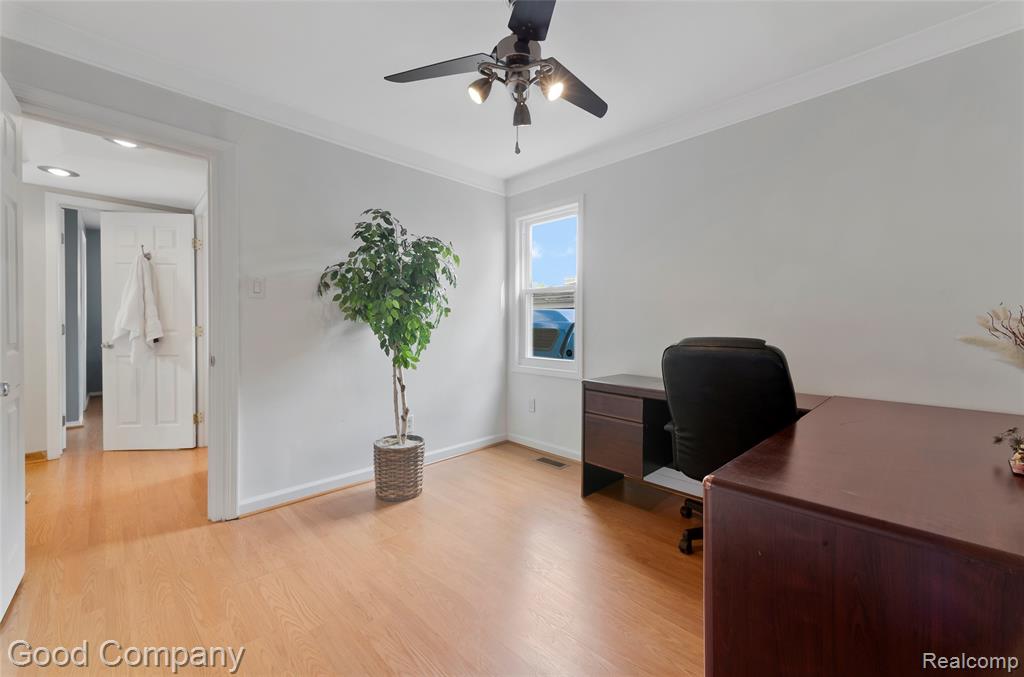 23385 Melville Avenue Property Photo 26