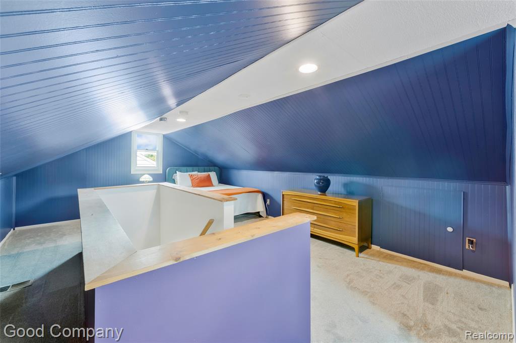 23385 Melville Avenue Property Photo 32