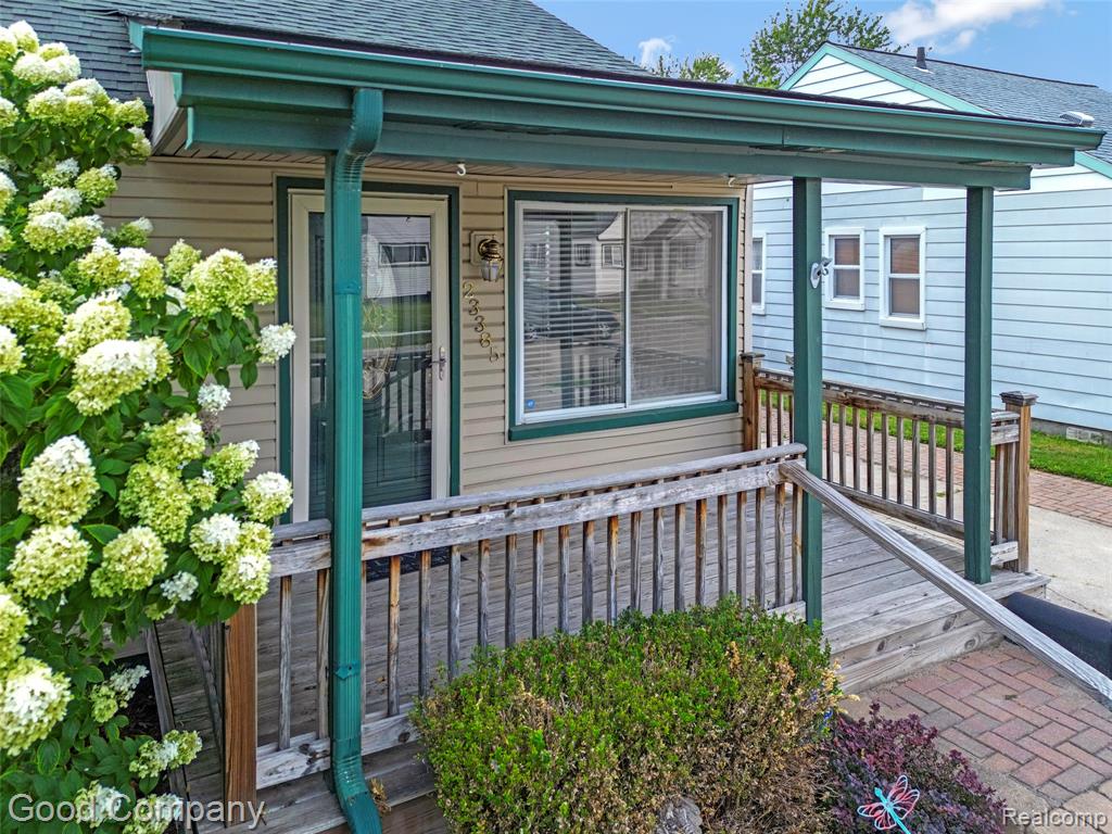 23385 Melville Avenue Property Photo 47