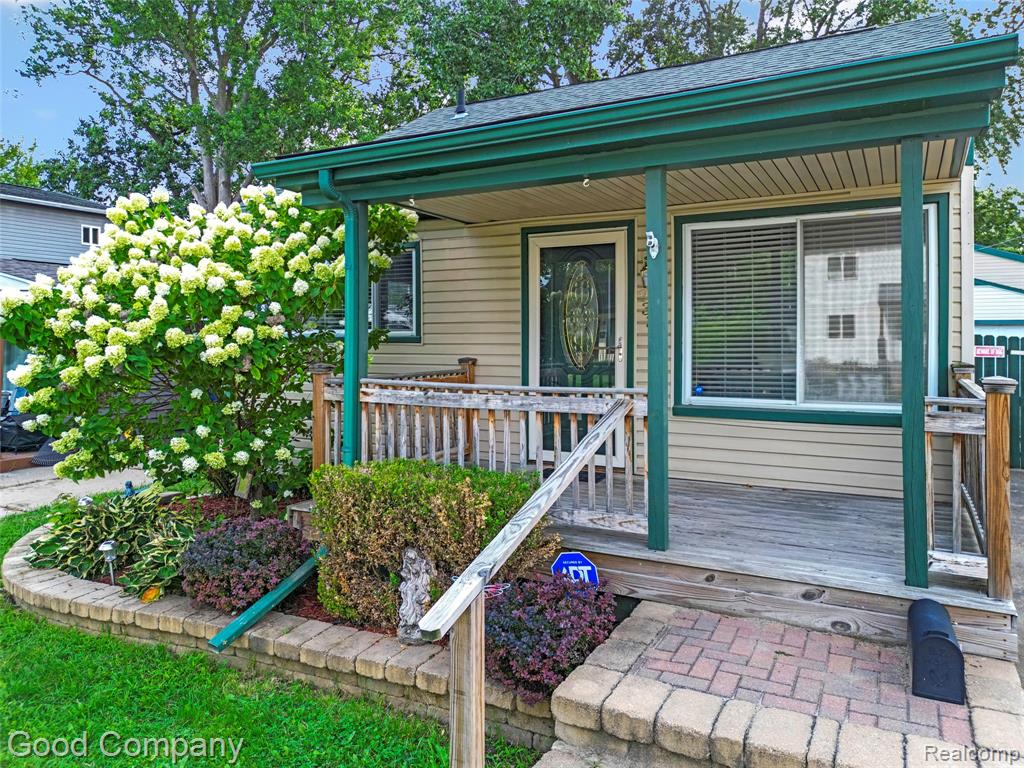 23385 Melville Avenue Property Photo 48