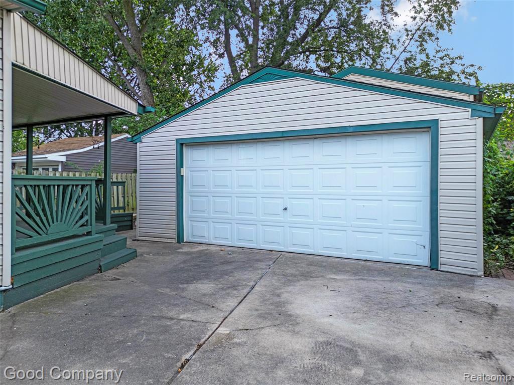 23385 Melville Avenue Property Photo 49