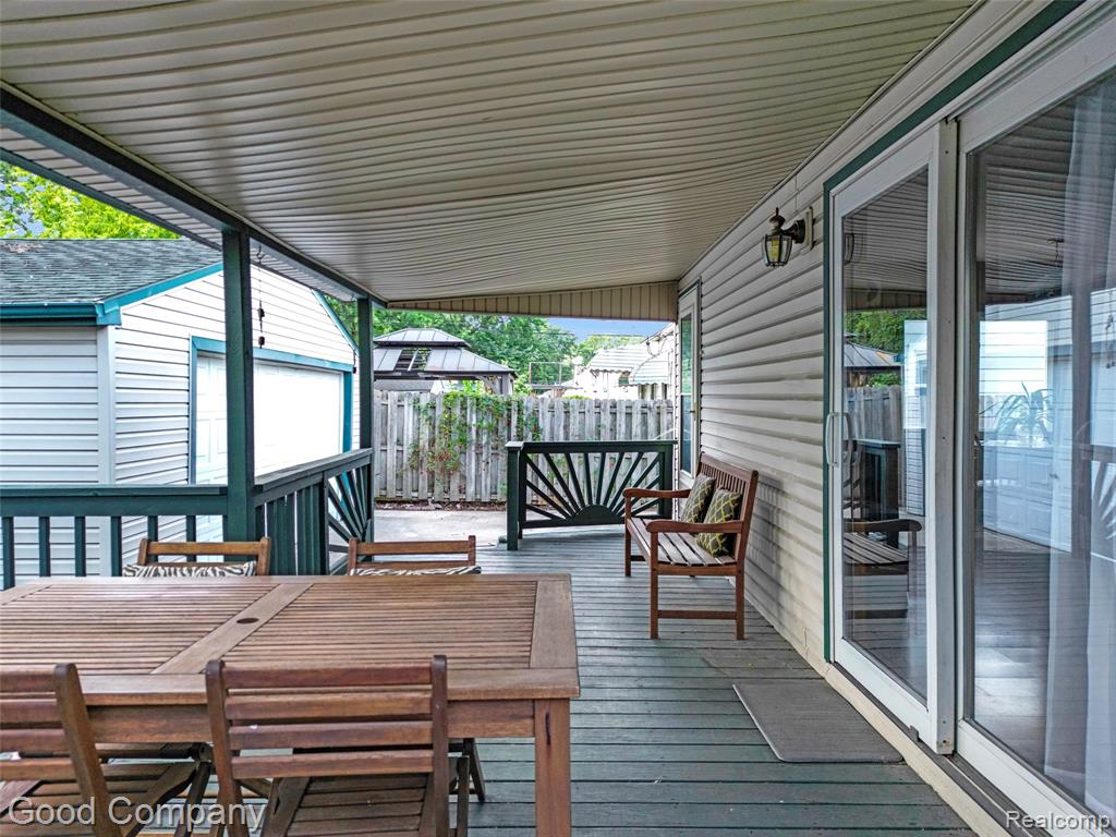 23385 Melville Avenue Property Photo 54
