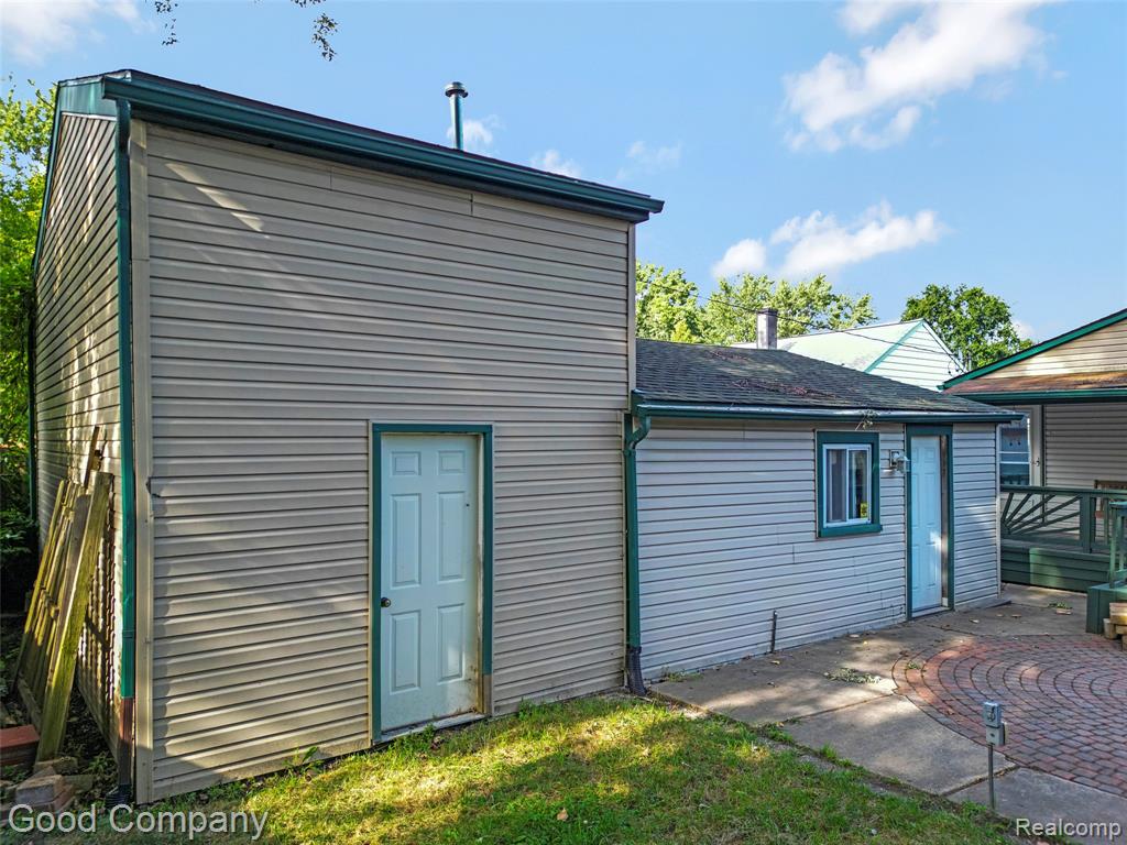 23385 Melville Avenue Property Photo 57