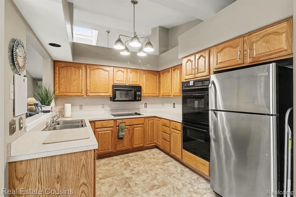 6305 Squire Lake Drive Property Photo 10