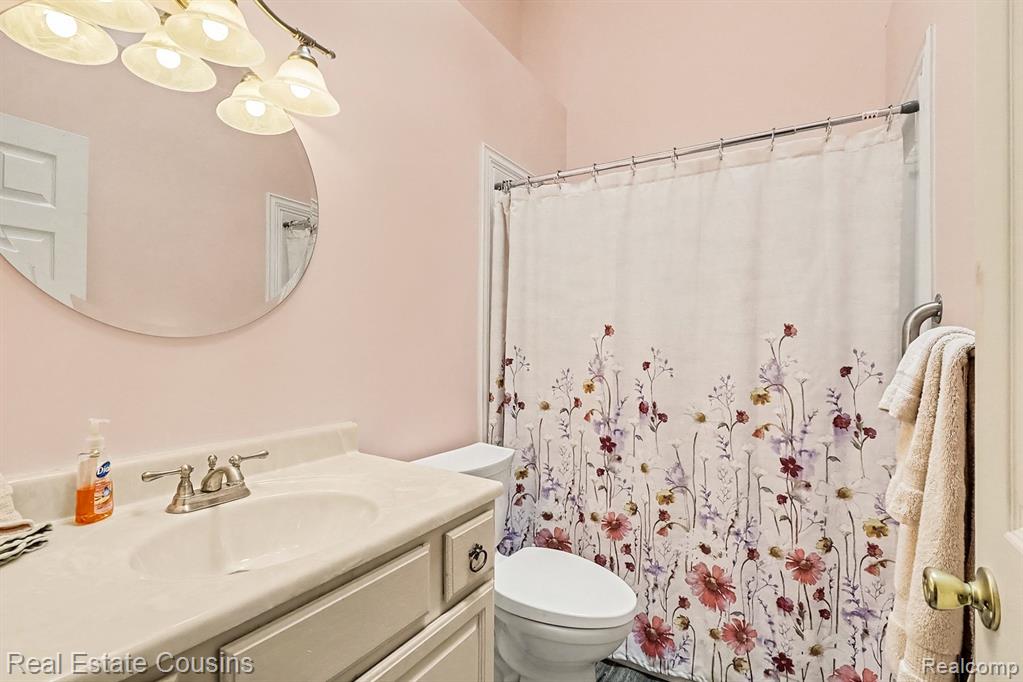 6305 Squire Lake Drive Property Photo 12