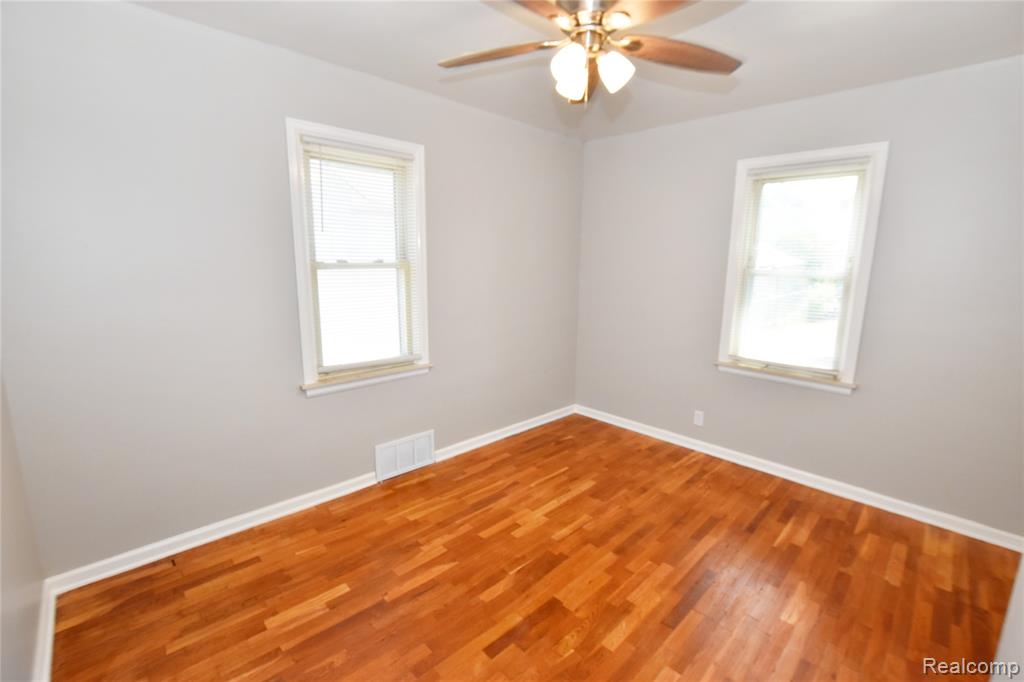 3933 Clairmont Street Property Photo 8