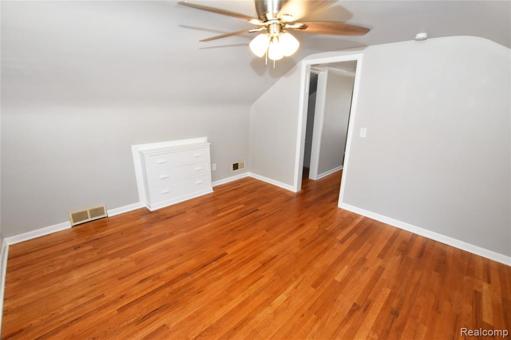 3933 Clairmont Street Property Photo 11