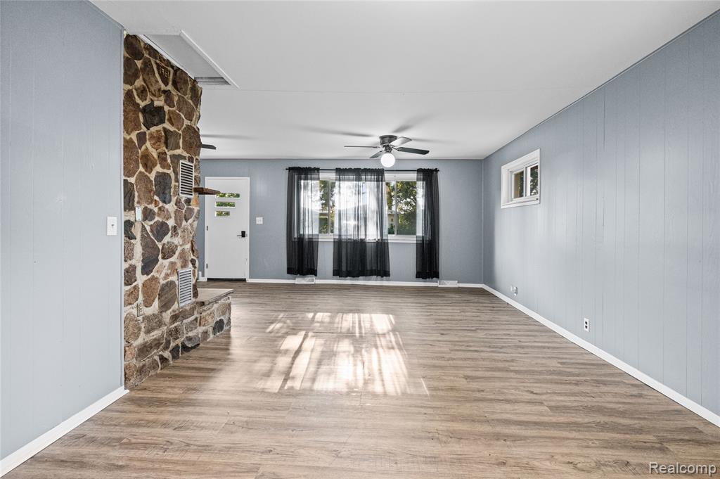 6220 Wertz Property Photo 14