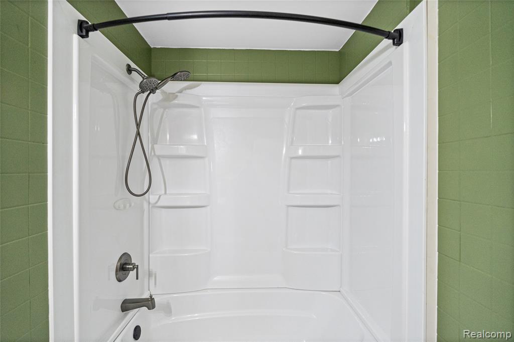 6220 Wertz Property Photo 24