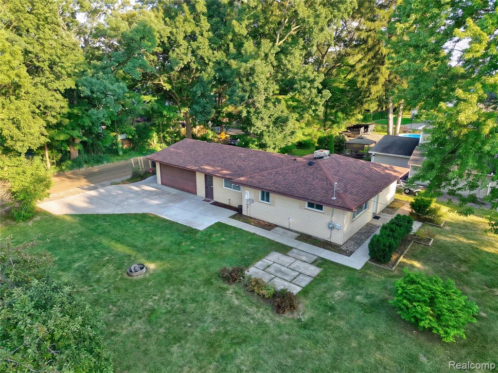 6220 Wertz Property Photo 39