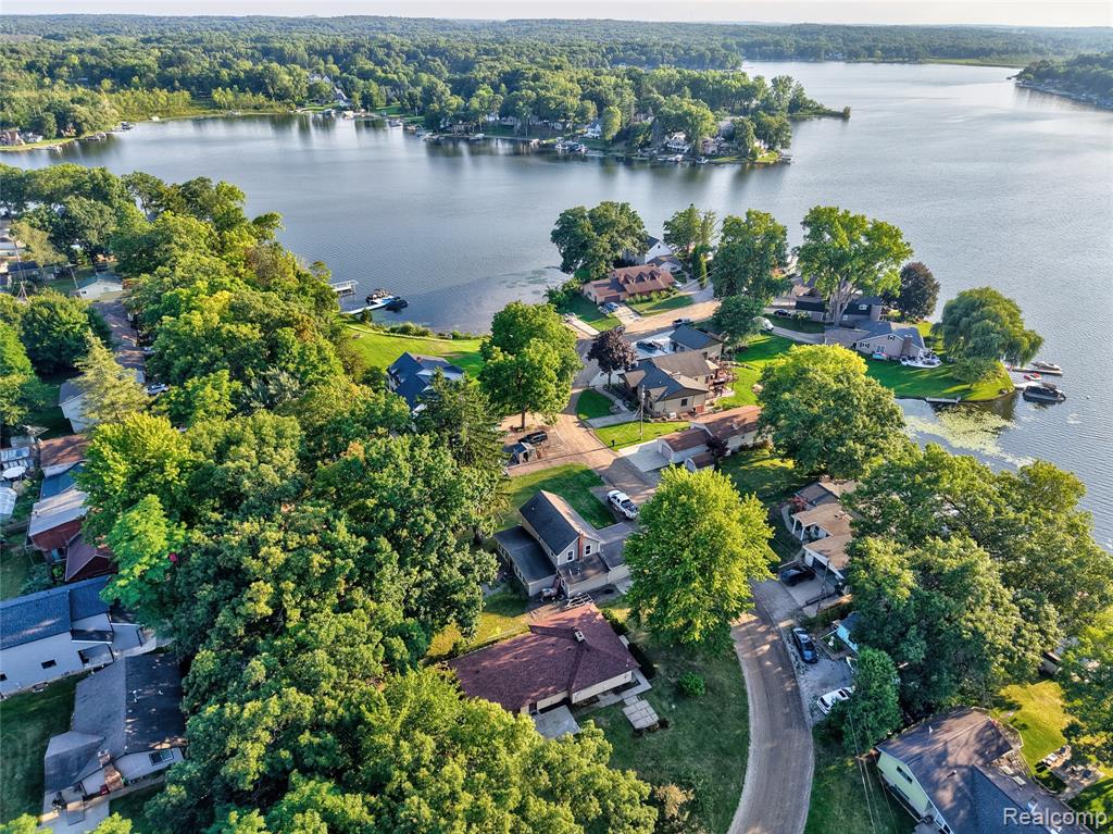 6220 Wertz Property Photo 41